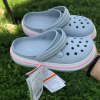 ÇOCUK CROCS CROCBAND ICONİC CROCS COMFORT GRİ PEMBE